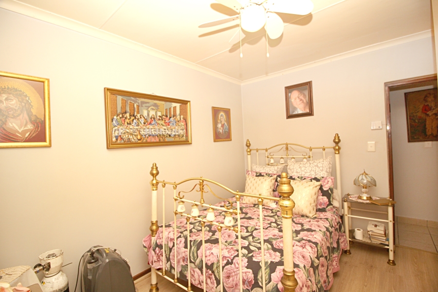 2 Bedroom Property for Sale in Heiderand Western Cape